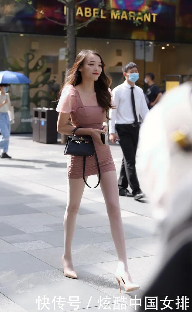 身姿|涟漪泡泡袖方领包臀裙,塑造优美身姿,展现优雅气质