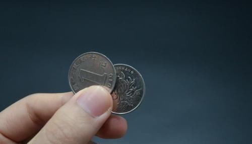 出门时口袋里记得放2枚硬币,作用太厉害了,解决了很多人的困扰