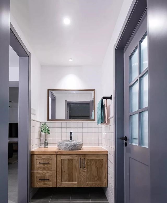 卫生间|卫生间太小，做不了干湿分离聪明人都把洗手台外移，更实用