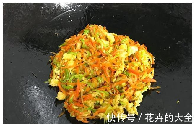 西葫芦|天一热，这菜我家隔三差五吃，清淡鲜美，快手简单又实惠