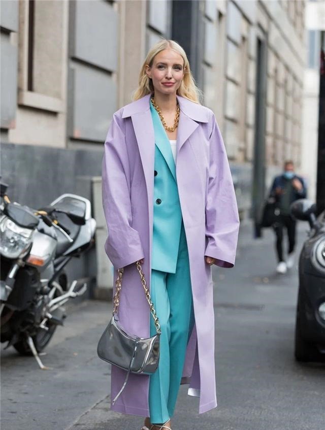 烟管裤 气温回升，及时get风衣的3种搭配法则，穿出时尚韵味！