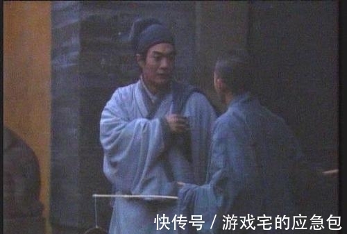 甄士隐@红楼梦:贾雨村得到甄士隐资助50两银子,他为什么要连夜就走?