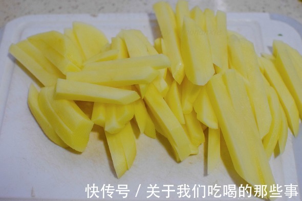 切条|土豆切条后别直接炸，教你2个方法，薯条又香又脆，比买的更好吃