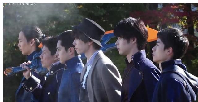 详解|假面骑士圣刃剧场版预告详解 不死鸟仁叔大战圣刃六人牛郎团