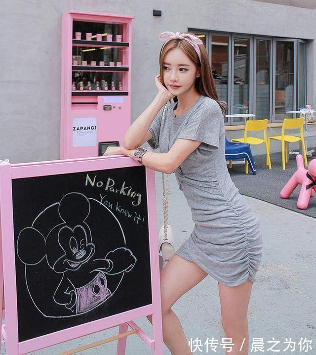 美女 -时尚甜美的紧身裙美女,优雅随性,在简约中彰显气质!