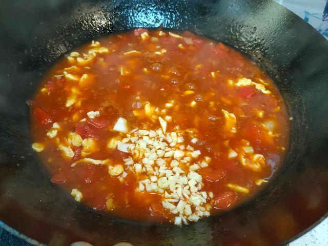 二伏吃面条,就馋一碗面,从小吃到大都不腻,汤浓味香真解馋