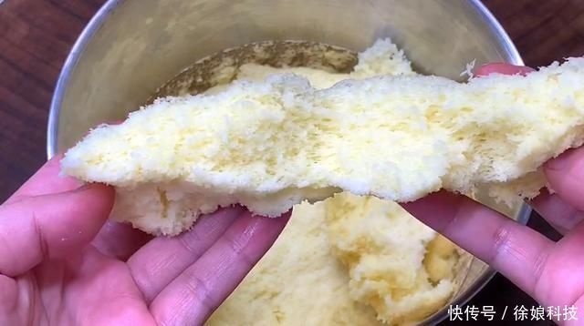 家里有鸡蛋和面粉,就能做蛋糕,不用烤箱,做法简单,比买的好吃