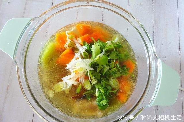  滋补|入冬了，多给家人做这汤，简单省事，双重滋补，应季而食温暖过冬