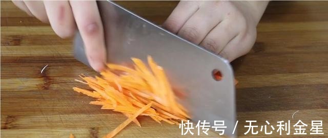 金针菇最好吃的做法，加3个鸡蛋，不炒不煮，出锅营养下饭又解馋！