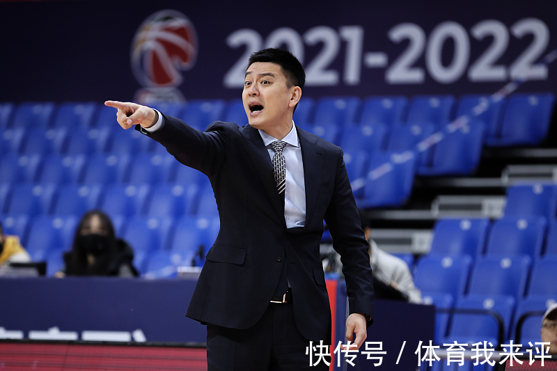 領(lǐng)先優(yōu)勢|19分5籃板！208CM高塔展現(xiàn)價值，無愧楊鳴信任，成遼寧男籃第六人