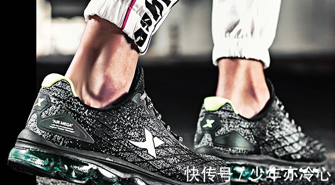 跑步鞋|在中国烂大街的“跑鞋之王”,在美国却形成了潮流,网友中国真有钱!