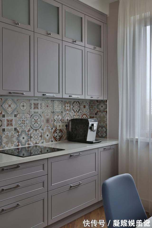 墙面|130平各个空间几乎空无杂物,我是没看出来,屋主一家已住10年