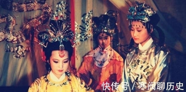 荣国府!红楼梦:贾府中出身最高贵的小姐,却是结局最为凄凉,不是元春