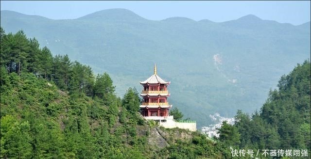 湖南省津市集山川湖泊平原于一身，风景秀丽、景观奇特