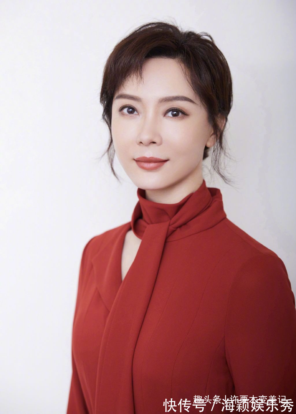 珍珠项链 女人过了45岁,建议少戴这4种“首饰”,显廉价不说还没气质