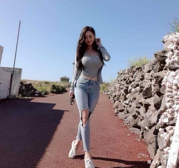 气质 牛仔裤穿出个性与品位,同样不失身材曲线,绽放别样魅力!