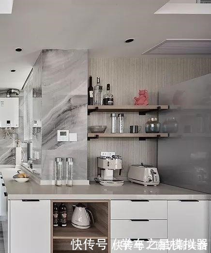 书桌|一样的80㎡，他家装修出的效果为什么这么宽敞，超大客厅真棒！