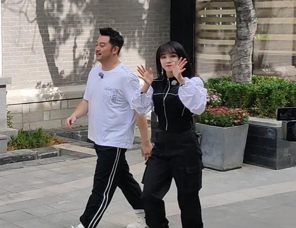 奔跑吧济南录制，直播生图成翻车现场，还敢来山东录节目。