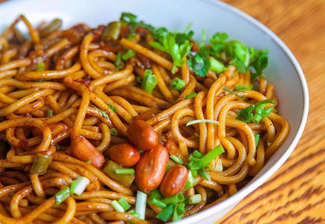 外地人|我国“争议最大”的4碗面,当地人都超爱吃,外地人却很嫌弃!