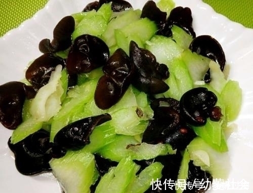 美容养颜|黑木耳和此物是绝配，一周吃一次，帮血管做个大扫除，美容养颜