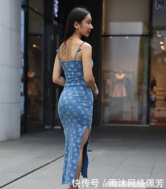 集万千宠爱于一身的连衣裙,体现出完美的曲线感