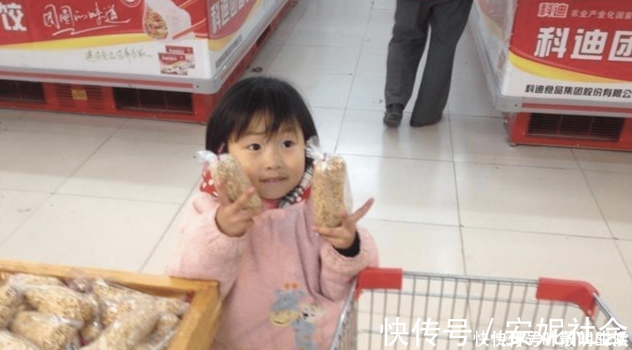 犯错|“孩子偷了东西，麻烦搜身检查”，妈妈的做法，让工作人员服气