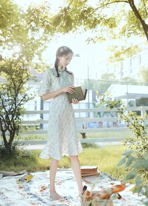 “仙女裙”过时了，今年春天流行的是“旗袍裙”，谁先穿谁先美