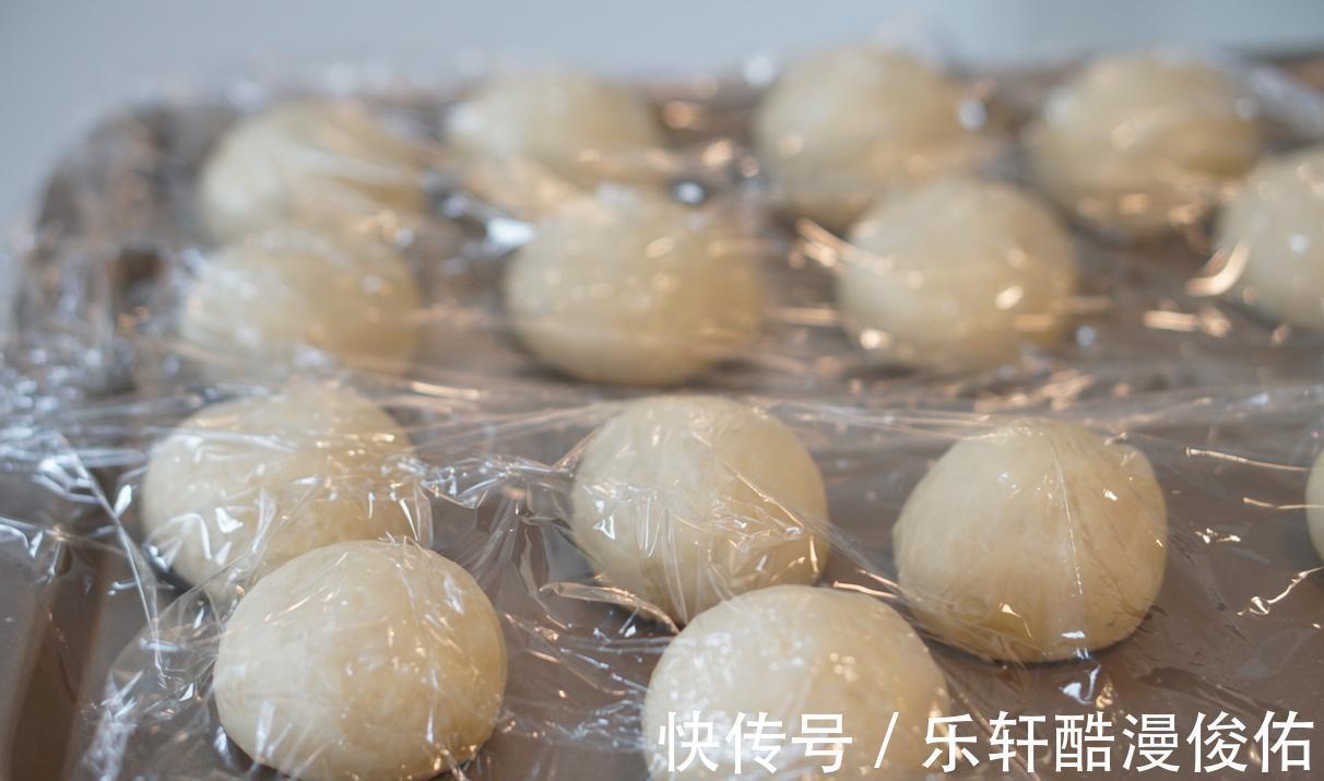 高筋面粉|自己做的冰面包也能这么好吃,香甜还流心,快来试试