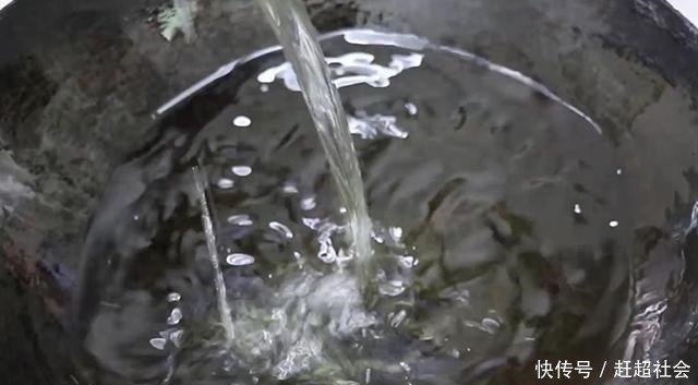 炸馒头片这样做,外脆内软不吸油,咬一口嘎嘣脆,比锅巴片好吃