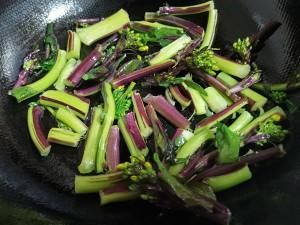 一道適合家人常吃的營養菜，老人吃不易得血管病，女人吃淡斑養顏