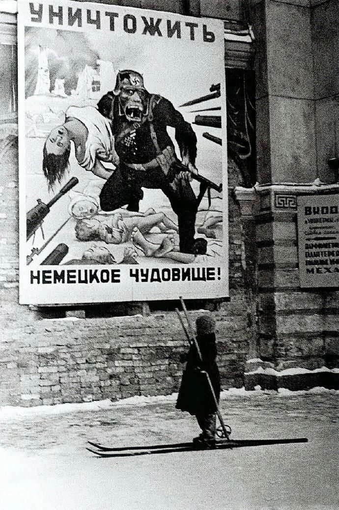 钢铁|历史上过目难忘瞬间：叼着烟操作“希特勒的电锯”，隆美尔拍的“钢铁洪流”