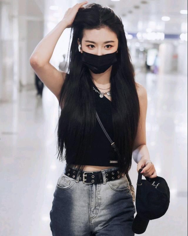 胡丽娜|许佳琪“建模脸”破圈,COS斗罗猫女形象绝了,为朱竹青“献声”