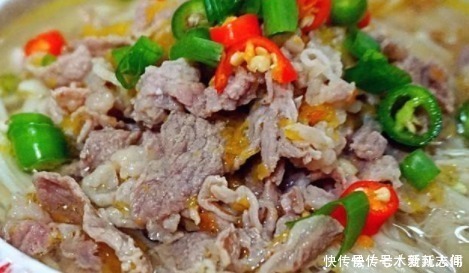 酸辣开胃,营养下饭,还没出锅就闻到了香味,隔壁小孩都馋哭了