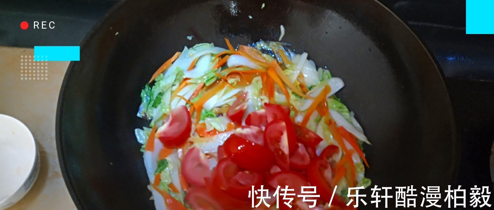 番茄红素|夏天适合吃这菜，酸甜爽口吃了还想吃，几块钱就能做一盆