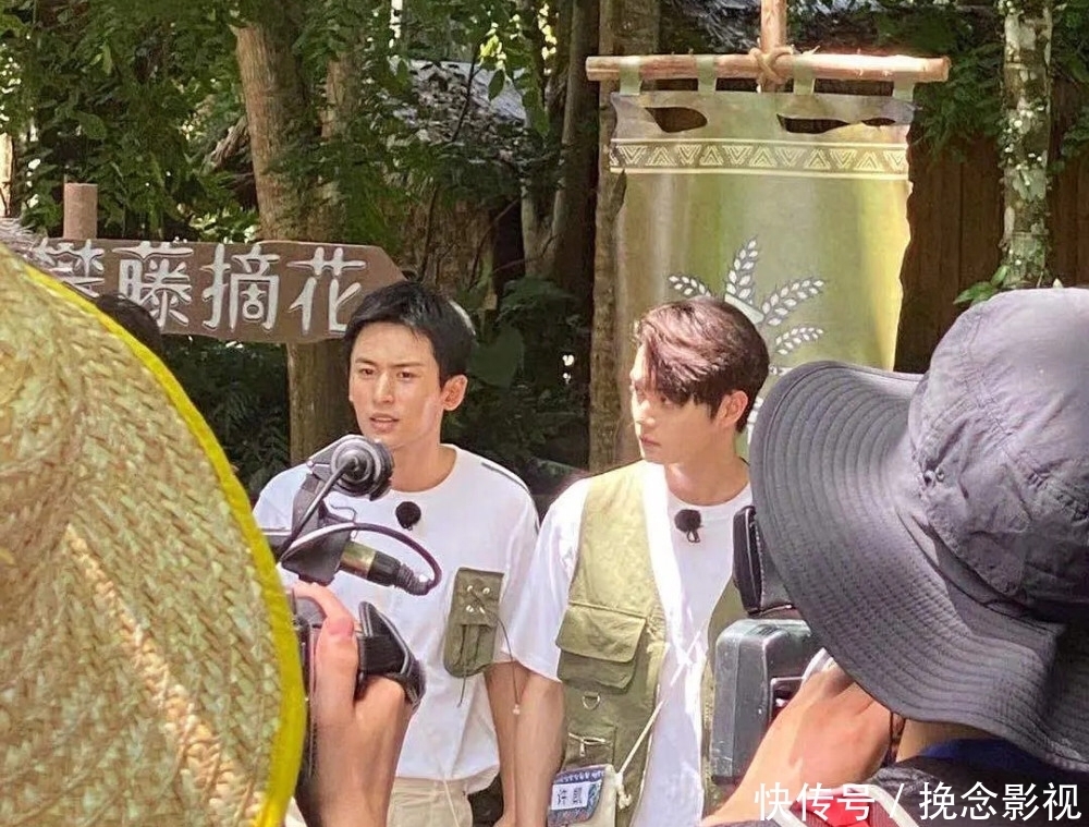 趙薇 許凱、張哲瀚同框,曾經(jīng)同是于正力捧的藝人,怎么差別如此大