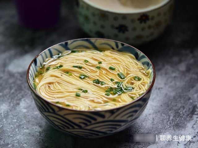 在主食馒头、面条、米饭，哪个含糖量高一些？本文为你讲出答案