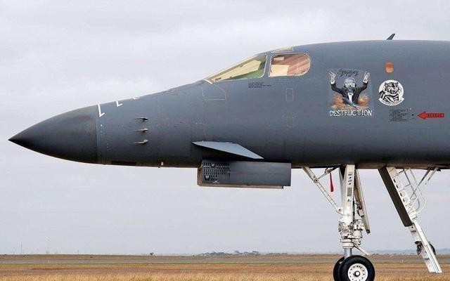 南联盟|美国当年刻意炸毁我国大使馆,为何我国不报仇?差点中了圈套