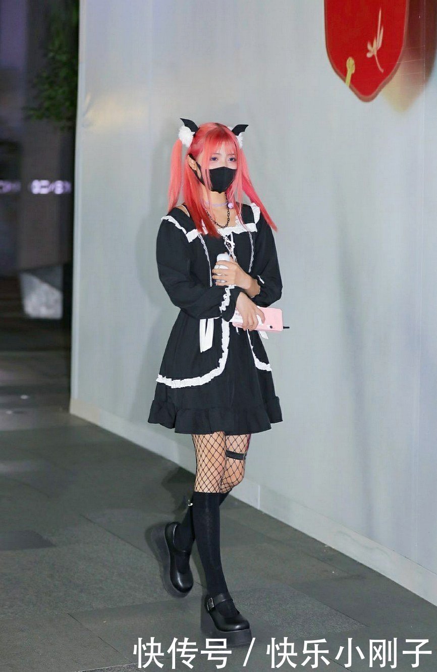 穿衣搭配|各种款式眼花缭乱,穿出小女人的小性感