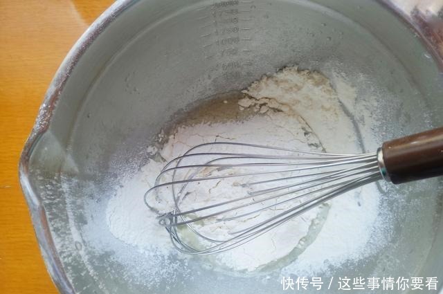 柠檬别只知道泡水喝，用来做蛋糕，滋味妙不可言，口味清新好喜欢