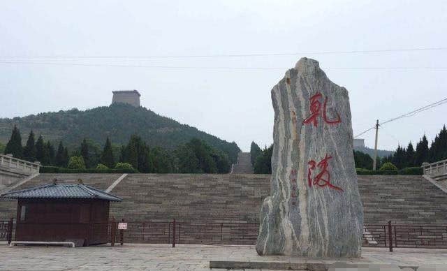 知识|武则天墓前的61个“守灵人”,为何都没有头?看完涨知识了