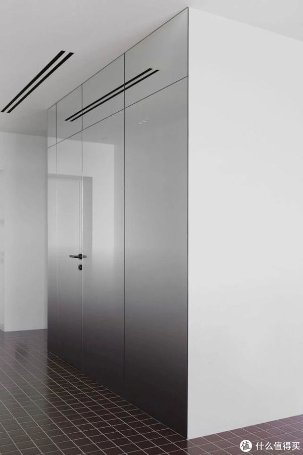 杭州|杭州95后女孩花光积蓄，买下55㎡公寓，全屋极简风，这才叫独立女士！