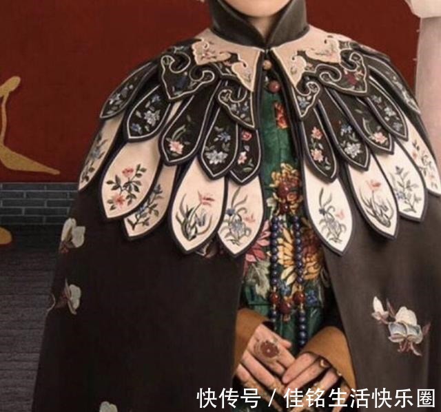 burberry 珠宝首饰还能这样佩戴,这些奇特造型却充满时尚味道,奢华感爆棚!