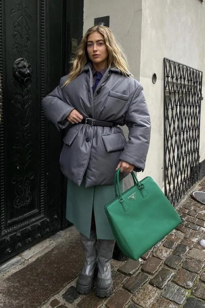 羽绒服+裙子=2021年最王炸组合，早穿早美！