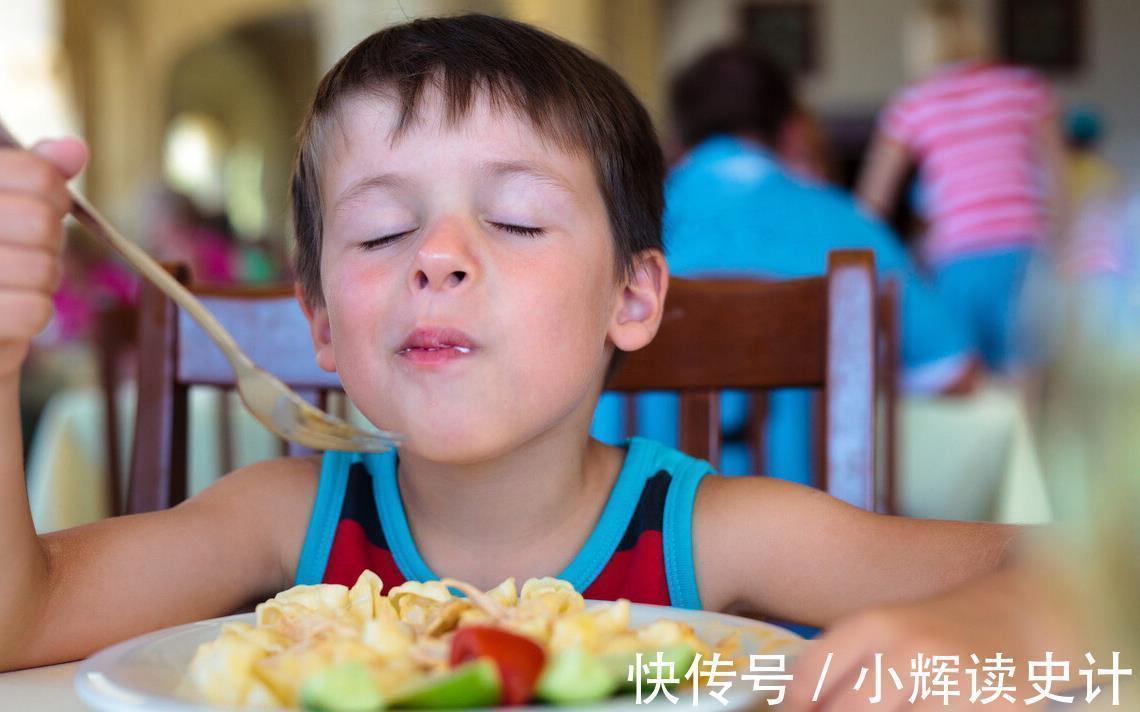 脾胃|2物是身高“抑制剂”,孩子常吃,身高或将损失8cm,父母们要注意