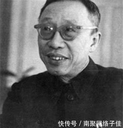 冷一笑|溥仪买票游故宫,看见专家介绍一花瓶,他冷冷一笑:那是皇上夜壶