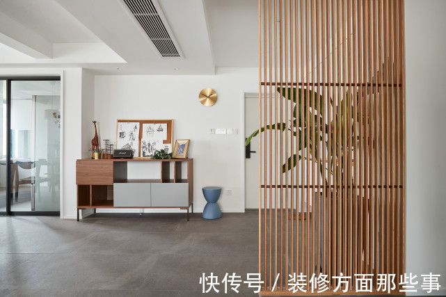 现代|120平现代风三居室,高纯色彩的大量运用,大胆而灵活