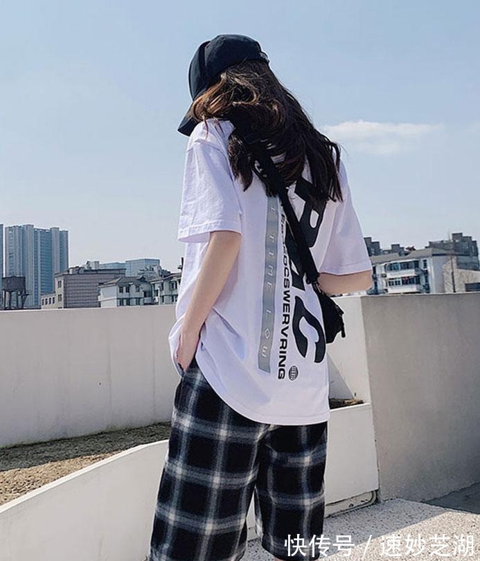 睡裤|睡裤风的真香现场,打造夏日慵懒造型,好看又舒适