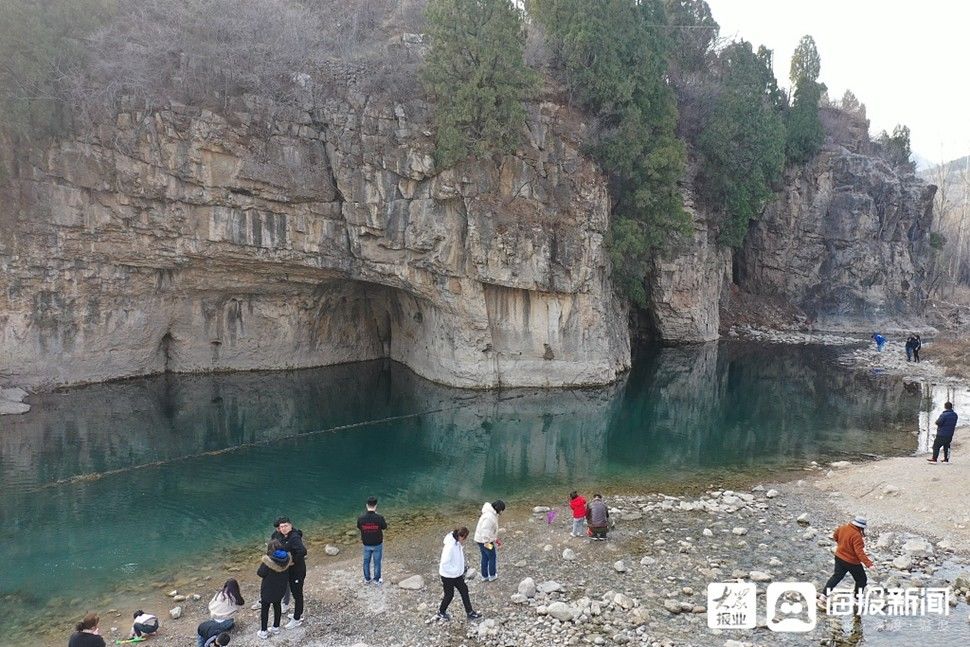 济南：山村一潭碧水犹似小桂林 成游客打卡地