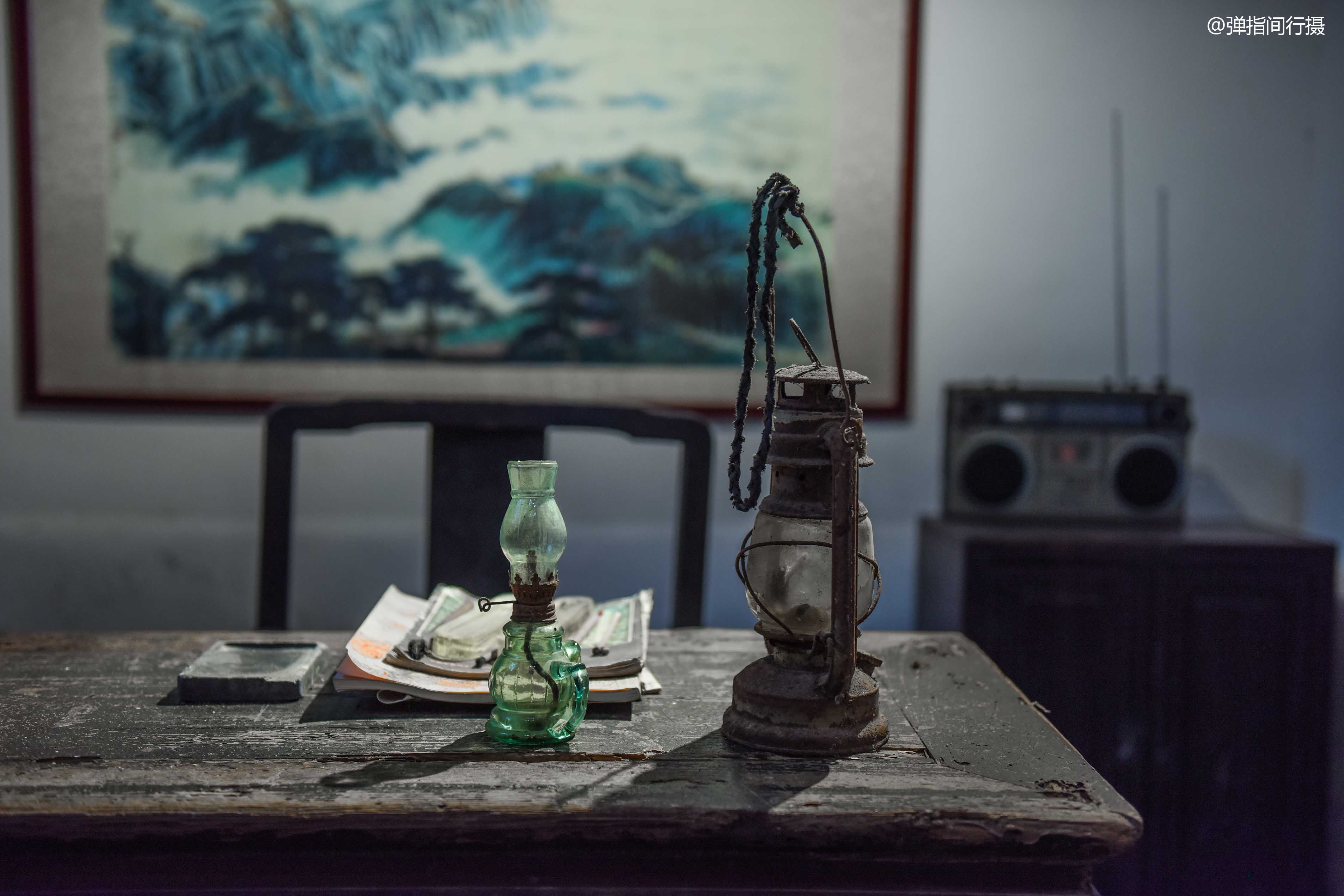 大师@绘画大师出于寒门,幼时曾撕邻居家对联画画,如今作品每平尺28万