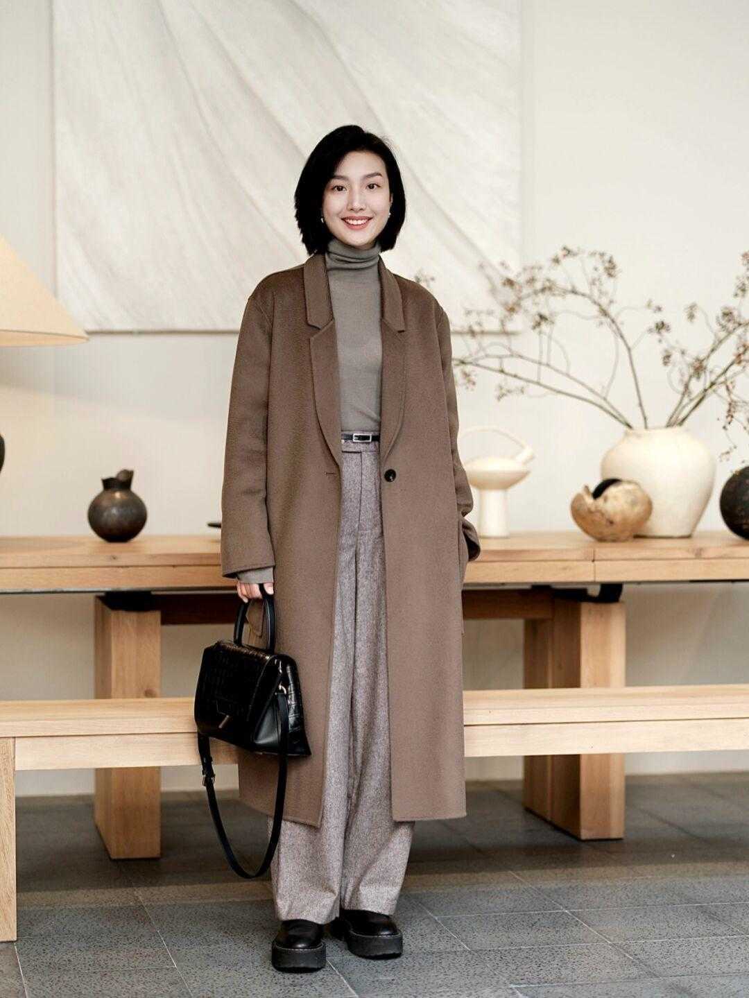 白色衬衫 冬季通勤怎么穿?看看这些干练知性的穿搭方式,日常实用不挑人